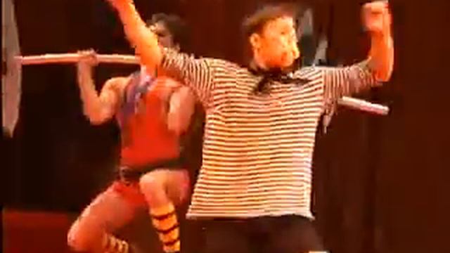 Клоунада штанга. Клоуны студенты 2 курса П. Сурнин, А. Кругляков, В. Радин режиссер Е. Барменков смотреть онлайн