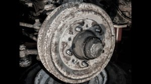 ГАЗ 21 - демонтаж прикипевших тормозных барабанов