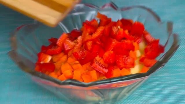 ФОРЕЛЬ запеченная с овощами