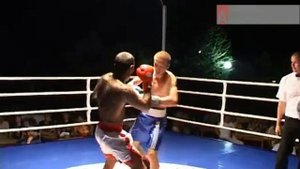 ПЕРВЫЙ ПРОФЕССИОНАЛЬНЫЙ БОЙ ДМИТРИЯ ПИРОГА, Дмитрий Пирог VS. Самсон Оганян (29.07.2005)