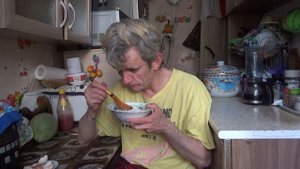 обжор мукбанг молочный суп рисовый и 2 яйца