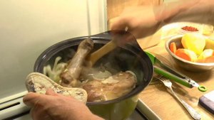 Баранья лопатка обжаренная и запечённая с картошкой, луком, морковью. Совсем просто и очень вкусно!