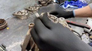 Как выкрутить обломанный болт? #каквыкрутить #выкрутитьболт #обломанныйболт