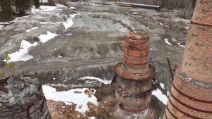 Развалины огромных печей для обжига мрамора