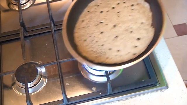 Блины на овсяном молоке с дырочками без яиц. Диетический постный рецепт конопляных блинов на воде.
