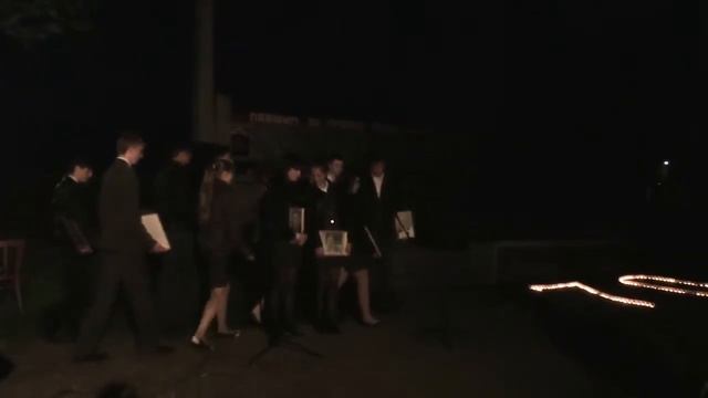 08.05.2015 70 лет Победы Ахметовская школа (свеча памяти) смотреть онлайн