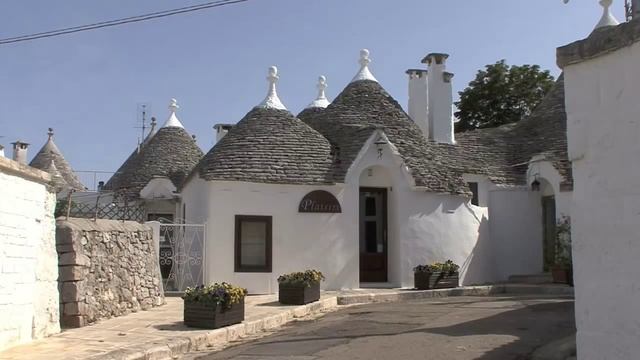 Alberobello - Apulia - Italy - UNESCO World Heritage Sites смотреть онлайн