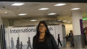 LOOK AROUND LONDON GATWICK AIRPORT SOUTH TERMINAL #airport #gatwick