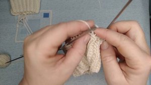 Простая в вязании шведская резинка круговыми рядами