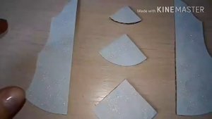 Угловая полочка в ванную комнату для кукол.