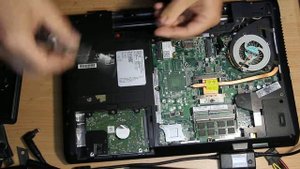 Ноутбук Fujitsu Lifebook AH532. Не включается. Серия 1.Разбираем.