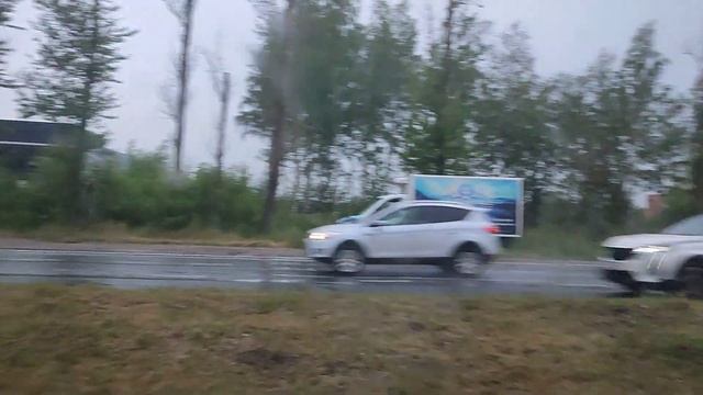 Подъезжаем к городу Ярославлю! Нас встречают жёлтые автобусы марки "Волгабас" ! смотреть онлайн