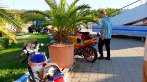 Мама делает нам уколы. СТРАШНАЯ реакция на укол...Мы ЗАБОЛЕЛИ по дороге на море.