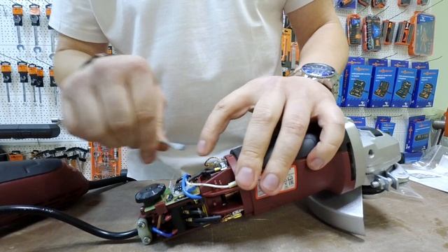 Как поменять щетки на болгарке RedVerg RD-AG91-125E своими руками: видео-инструкция по разбору УШМ смотреть онлайн