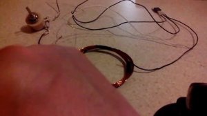 Что нужно сделать чтобы светодиод работал от одной батарейки 1,5 вольта