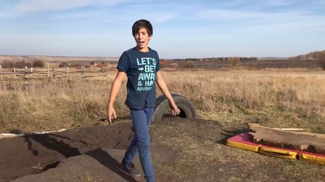 Обучение ПЕРЕДНЕМУ сальто | tutorial front flip | + variations смотреть онлайн