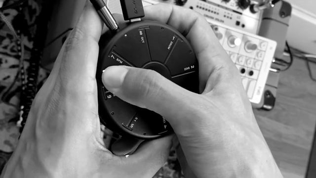 Max Crunch (OP-1 + Artiphon Orba jam) смотреть онлайн