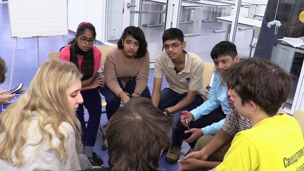 кирилл алексеевич клеймёнов. ведущие первого канала кирилл клейменов. новости первый канал. первый канал смена. 1 канал кирилл клейменов.