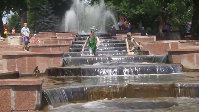 Вот чем закончилась наша прогулка в парке.. смотреть онлайн