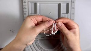 Порвался браслет на нити. Перетяжка браслета из камней. Ссылка на планшет для украшений из Joom.