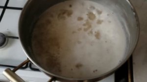 Клубничное варенье в сахарном сиропе.