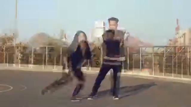 Пара танцует смотреть онлайн