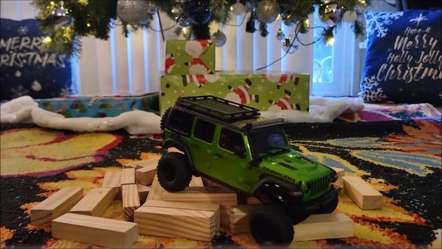 Kyosho Mini Z MX-01 MOJITO Green Unlimited 4x4 RC Crawler Jeep Rubicon UNBOXING  First RUN Indoors