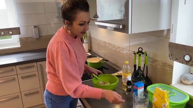 НЕОБЫЧНЫЙ РЕЦЕПТ ЛЕНИВЫХ БЕЛЯШЕЙ.ДАЖЕ ТЕСТО НЕ НУЖНО РУКАМИ ЗАМЕШИВАТЬ.