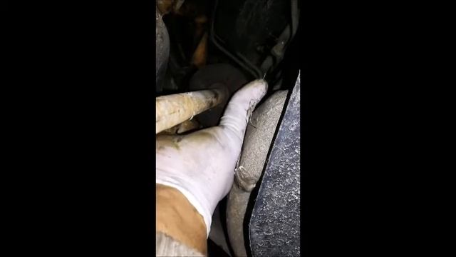 Skoda Felicia kormánymű porvédő csere / steering rack boot replacement смотреть онлайн