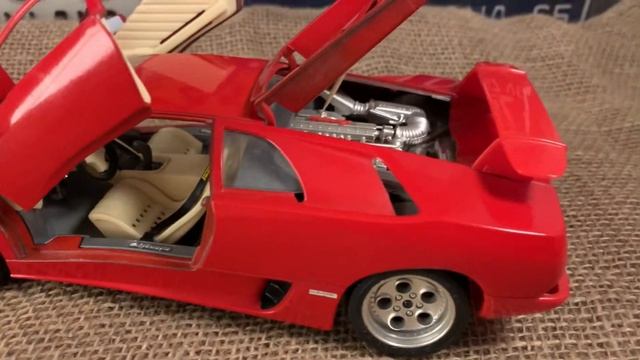 Lamborghini Diablo (1990) 1/18 Scale Model Review | Bburago