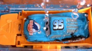 Disney Pixar Cars Colour Change Dinoco Car Wash Playset