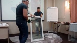 Как разбить стеклопакет повышенной безопасности?