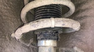 Как сделать что бы пыльники с задних стоек не слетали на автомобиле Hyundai Accent