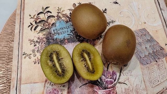 Киви Голд- сорт киви с золотистой  кожицей и жёлтой мякотью, видеообзор