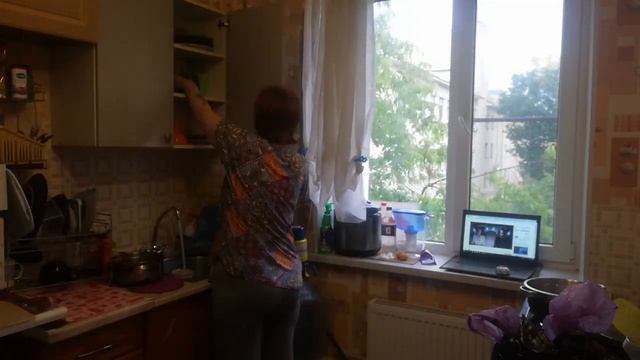 ВЛОГ уборка на кухне и в комнате, обзор коммуналки смотреть онлайн