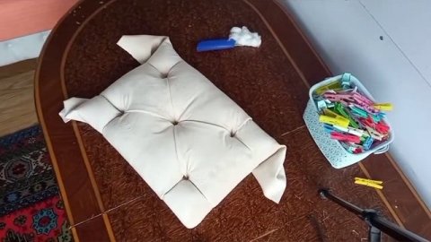 Перетяжка банкетки из кожзама велюром