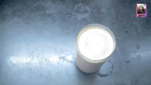 Healthy Milkshake Recipe - Apple Milkshake & Banana Milkshake 190 Calories #Healthy shakes