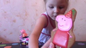Свинка Пеппа Peppa Pig Toys игрушки пряники Алиса хрюкает распаковка Пеппы и друзей Мама Папа Свин