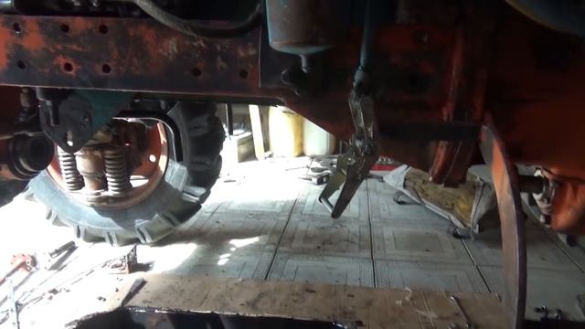 Ремонт трактора Т-40 АМ ч №7,сняли поддон двигателя . смотреть онлайн