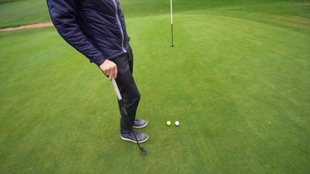 YELLOW OR WHITE GOLF BALLS смотреть онлайн