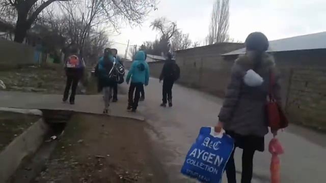 Не бойтесь тут только мои лудшие друзья??? смотреть онлайн