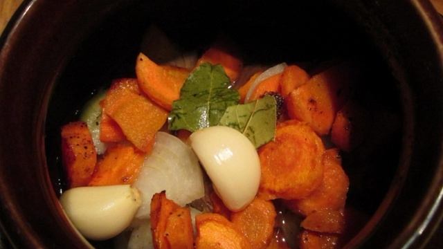 Говядина с гречкой в горшочке