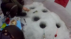 Рыбалка на карася в ночь. В палатке с печкой.Зимняя рыбалка.