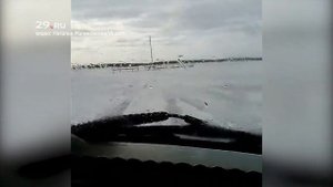 Машины уходят под лёд