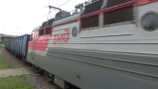 Электровозы ВЛ80С-1990  ВЛ80С-1487 с грузовым поездом