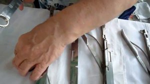 Универсальный сшивающий аппарат для крупных кровеносных сосудов (УСА).