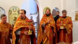 Пасхальная Литургия, вынос Чаши