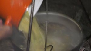 Вкусная шурпа на костре из свинины