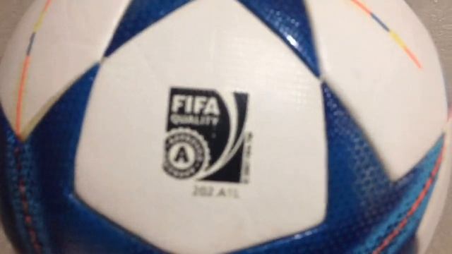 Моя коллекция футбольных мячей. My collection football balls. смотреть онлайн