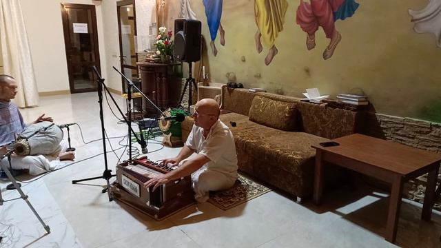 Гуруприя прабху - Киртан смотреть онлайн